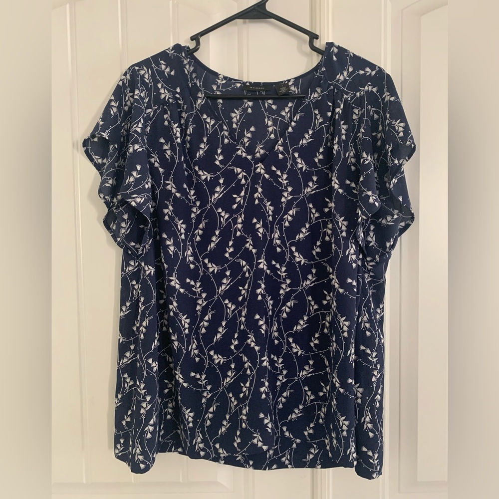 Light weight capped sleeve blouse
